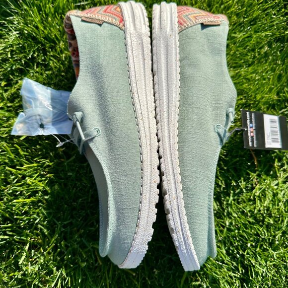 HEY DUDE Size 11 Wendy Cotton Canvas Elastic UltraLIGHT EVA Outsole Deck Boat Sh - Picture 3 of 15